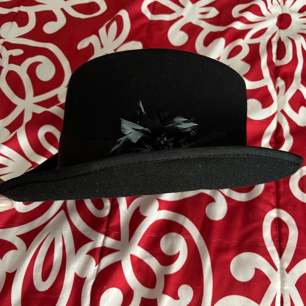 Stacey Adams Men’s Black Hat with Feather Accent